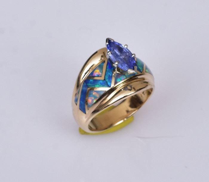 18k Gold David Griego Ring             Bid on-line today through March 21st at www.fairfieldauction.com