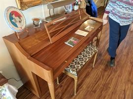 Acronis Piano with Baldwin soundboard and works.