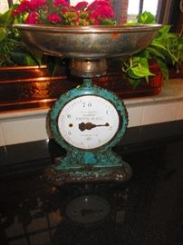 Antique Saitter’s Family Scale