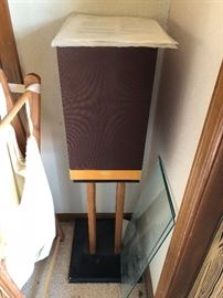 YAMAHA NS - 1 SPEAKERS (2)
