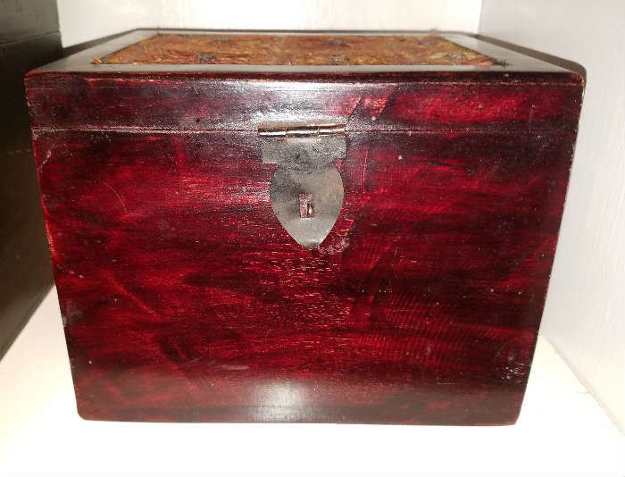 Vintage Asian Box