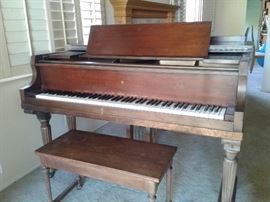 Wurlitzer Baby Grand Piano 76510 circa 1963 plays fine