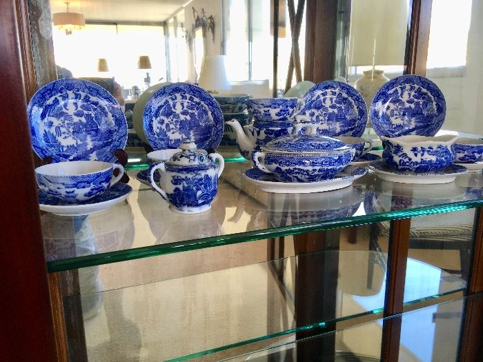 Child's Tea Set in "Willow" Pattern, from Japan