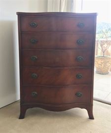 Mahogany Chest of Drawers with Bowed Front