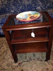 3 - shelf table