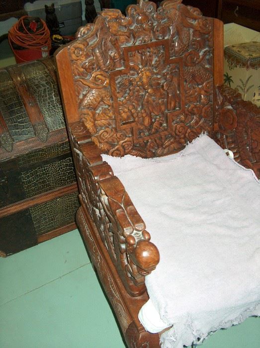 master chair with dragon arms
