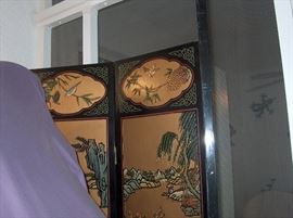 other side of top area of 3 panel screen