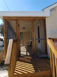Screen porch