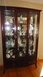 Ethan Allen Display Cabinet/ China Cabinet 