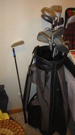 Northwestern Custom - 100 Golf Clubs w/Bag, Dunlop DMB Putter
