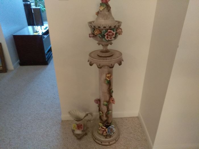  Pedestal with Planter  http://www.ctonlineauctions.com/detail.asp?id=696069