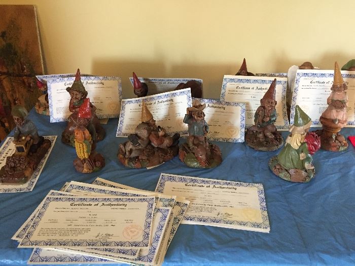 LARGE COLLECTION TOM CLARK GNOMES WITH CERTIFICATES OF AUTHENTICITY. SOME RARE PIECES. MANY SIGNED BY ARTIST
