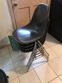 Set of 4 vintage Henry Miller stackable chair 