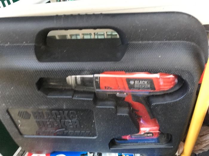 12 V Black & Decker Drill with carrying case