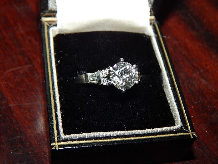 over 2 ct Diamond & Platinum ladies ring with $10K  dollar appraisal  