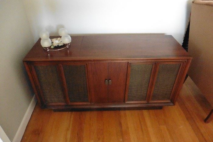 RCA stereo and cabinet