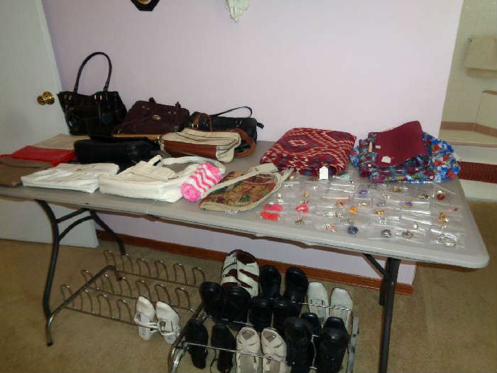 PURSES AND SOME COSTUME JEWELRY