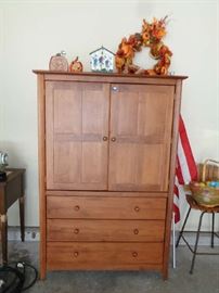 CABINET MADE IN CANADA