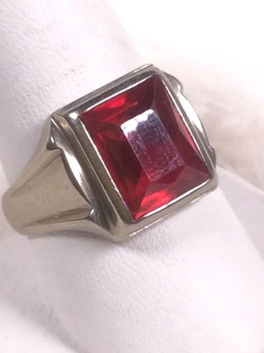 007 10k Gold And Ruby Ring
