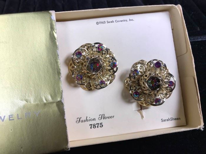 031 Sarah Co Fashion Flower earrings