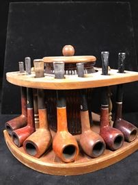 068 collection of tobacco pipes