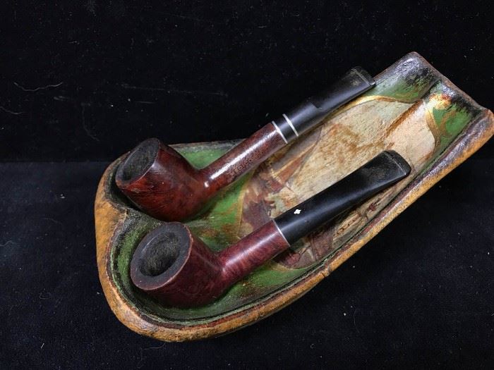 069 tobacco pipes and holder