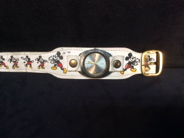 109 Mickey Mouse Watch