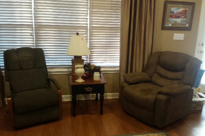 recliners, Thomasville end table
