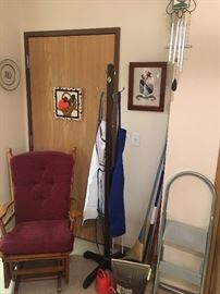 Coat Stand, cleaning tools!