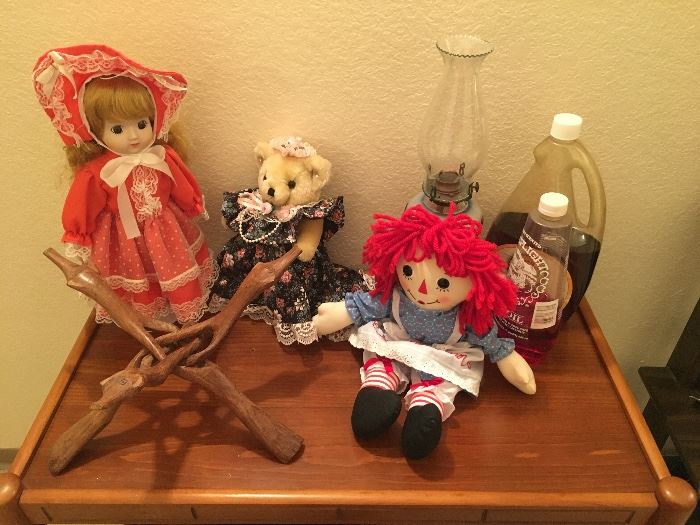 Oil Lamp and Dolls!