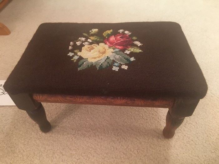Better pic of the vintage stool!