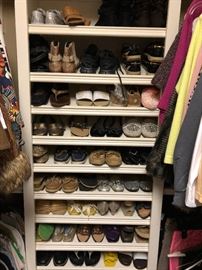 Large Selection of Ladies Shoes, Size 7? 