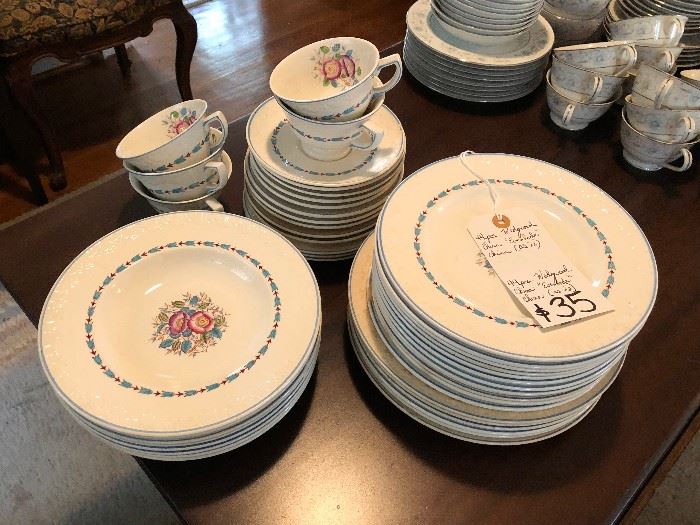 44 pieces Wedgwood "Evenlode" Pattern China 