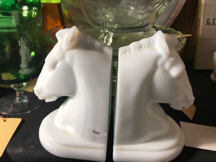 L E Smith Milk Glass Figural Horse head Bookends 