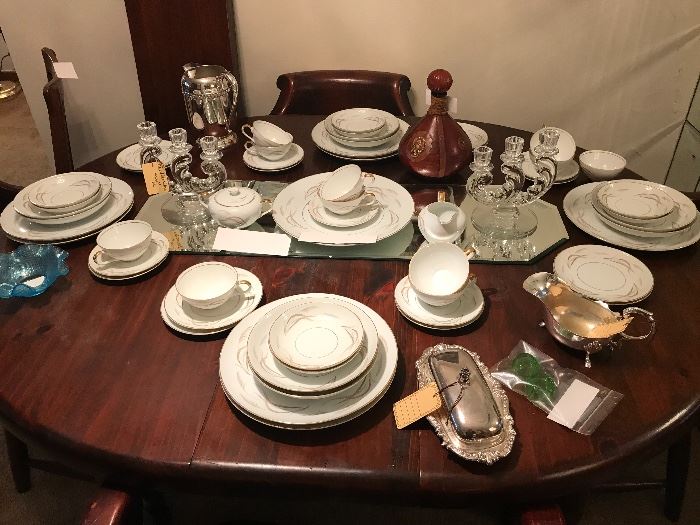 Vintage Link Taylor Solid Pine Oval Dining Room Table With Four Chair And Three Leaves ~ 1950's Yamato Japan Dinnerware Set ~ 54 Pieces