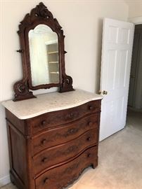 Beautiful Burl wood dresser with mirror