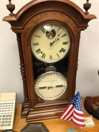 Mantel clock