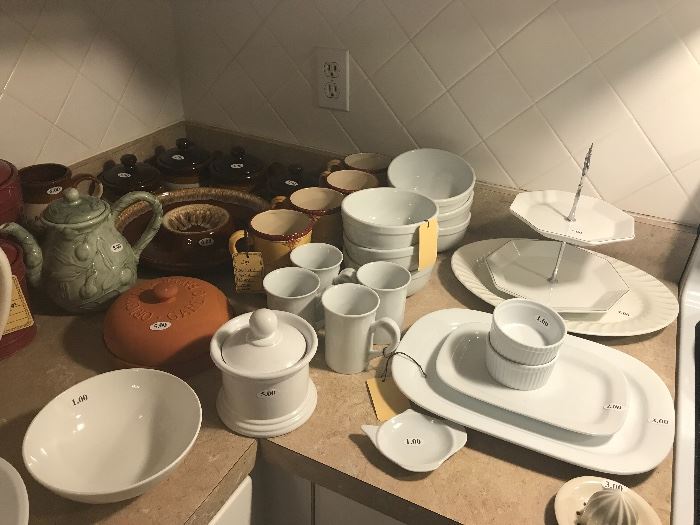 Assorted Kitchen Ceramic Items
