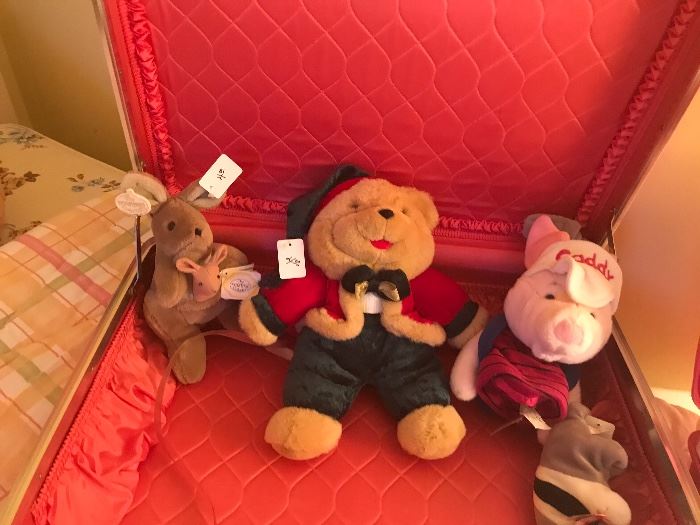 Stuffed Winnie The Pooh, Piglet...Kanga And Roo