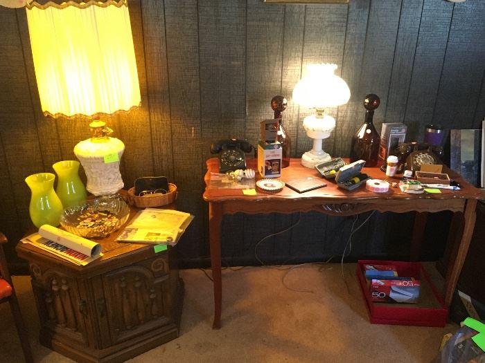 lamps, sofa table, retro end table, rotary dial phone