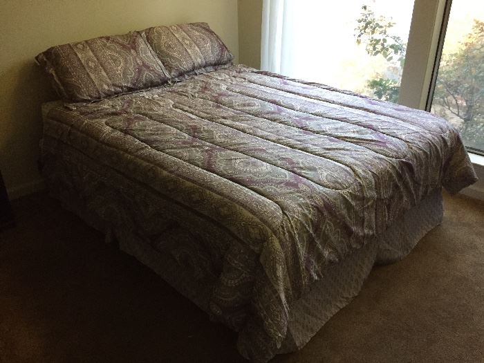 Bed Frame: Full Size