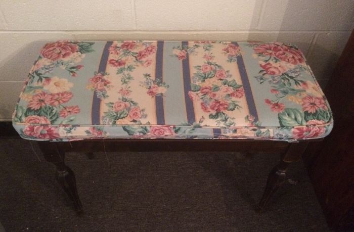 PADDED PIANO BENCH