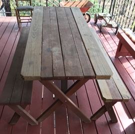 TRADITIONAL PICNIC TABLE/BENCHES
