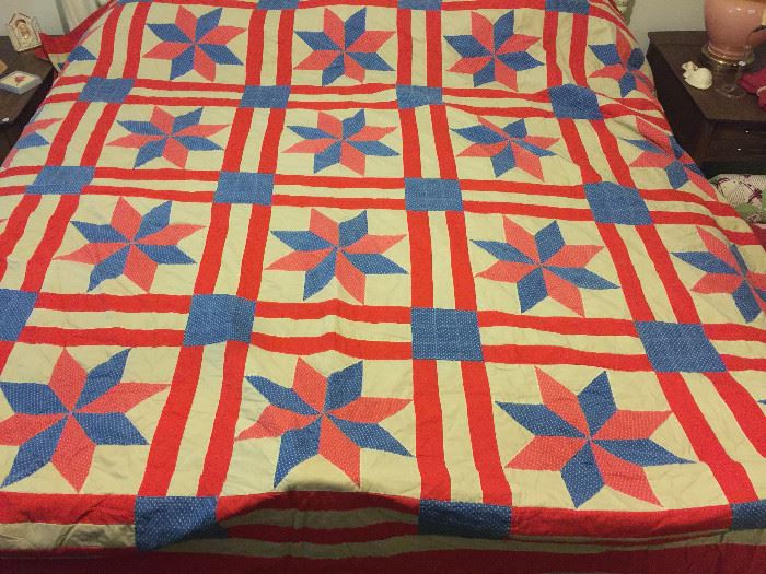 Gorgeous vintage king size handmade quilt in perfect condition,