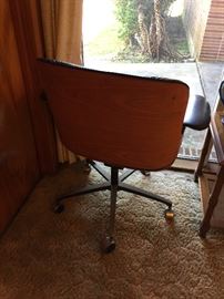 Vintage 1960s Eames Style lounge Chair