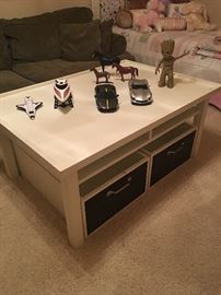 Play table with storage