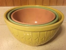 VINTAGE MCCOY NESTING BOWLS