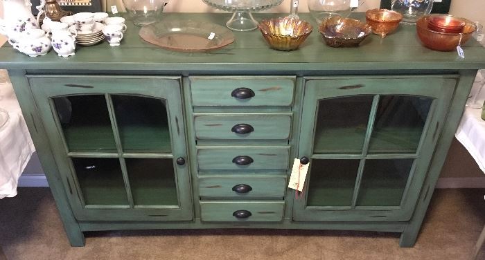 SHABBY CHIC DISTRESSED BUFFET CABINET