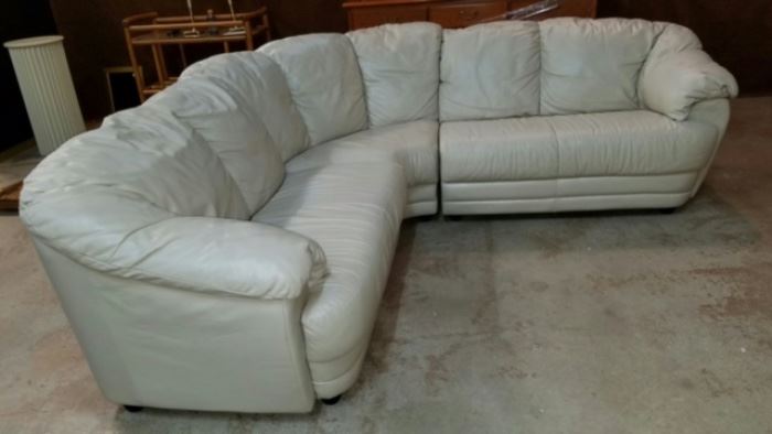 Scrumptious, leather sectional. Wonderful condition.