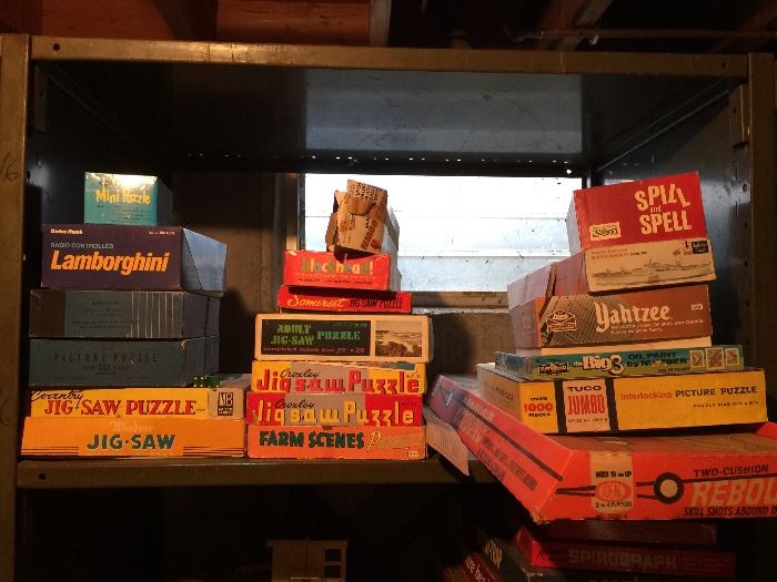 Vintage games and puzzles